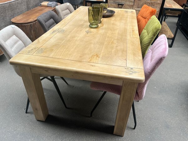 Eettafel mangohout 200cm - Laatste Eettafel mangohout 200cm - Laatste