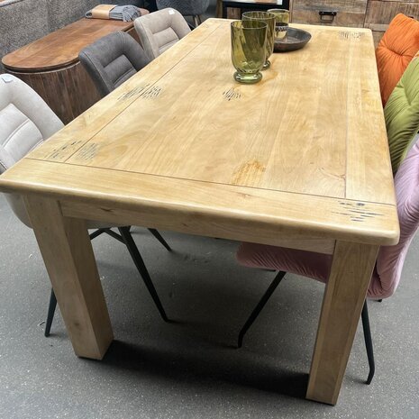 Eettafel mangohout 200cm - Laatste Eettafel mangohout 200cm - Laatste