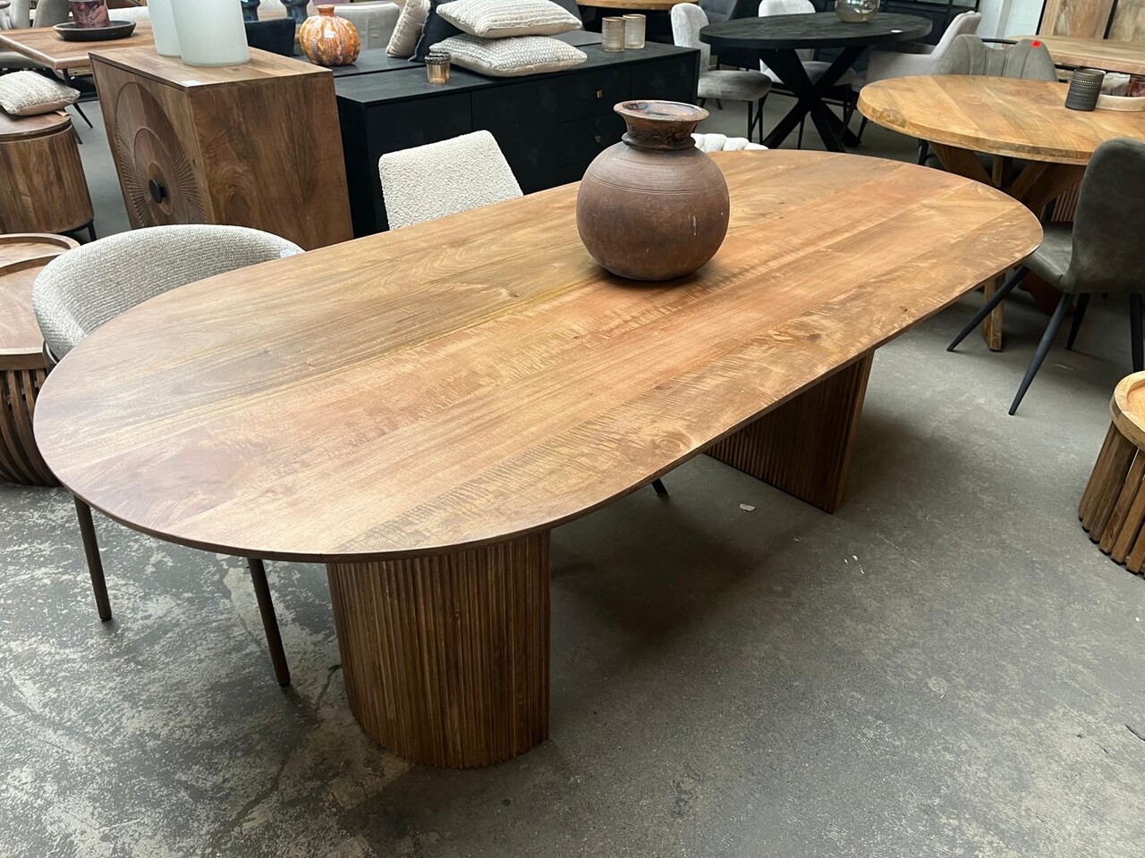 Eettafel Avila mangohout conische poot 220 cm Eettafel Avila mangohout conische poot 220 cm