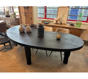 Eettafel zwart organisch 240cm Eettafel zwart organisch 240cm