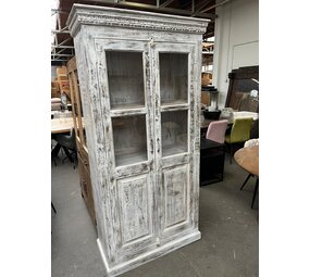 Vitrinekast  hout 2 deurs glaskast