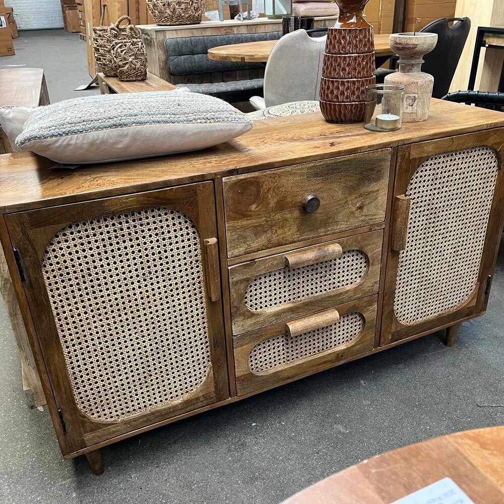 Livingfurn Dressoir June/ Ibiza mangohout rotan Livingfurn Dressoir June/ Ibiza mangohout rotan