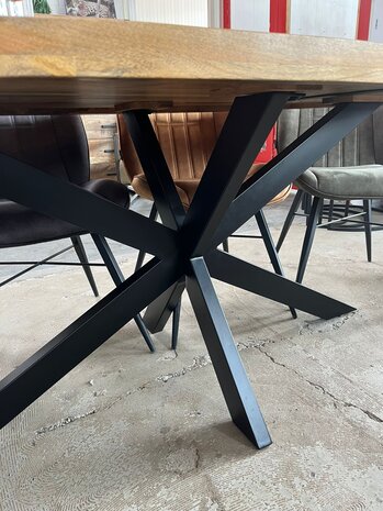 Eettafel Denia ovaal 210cm