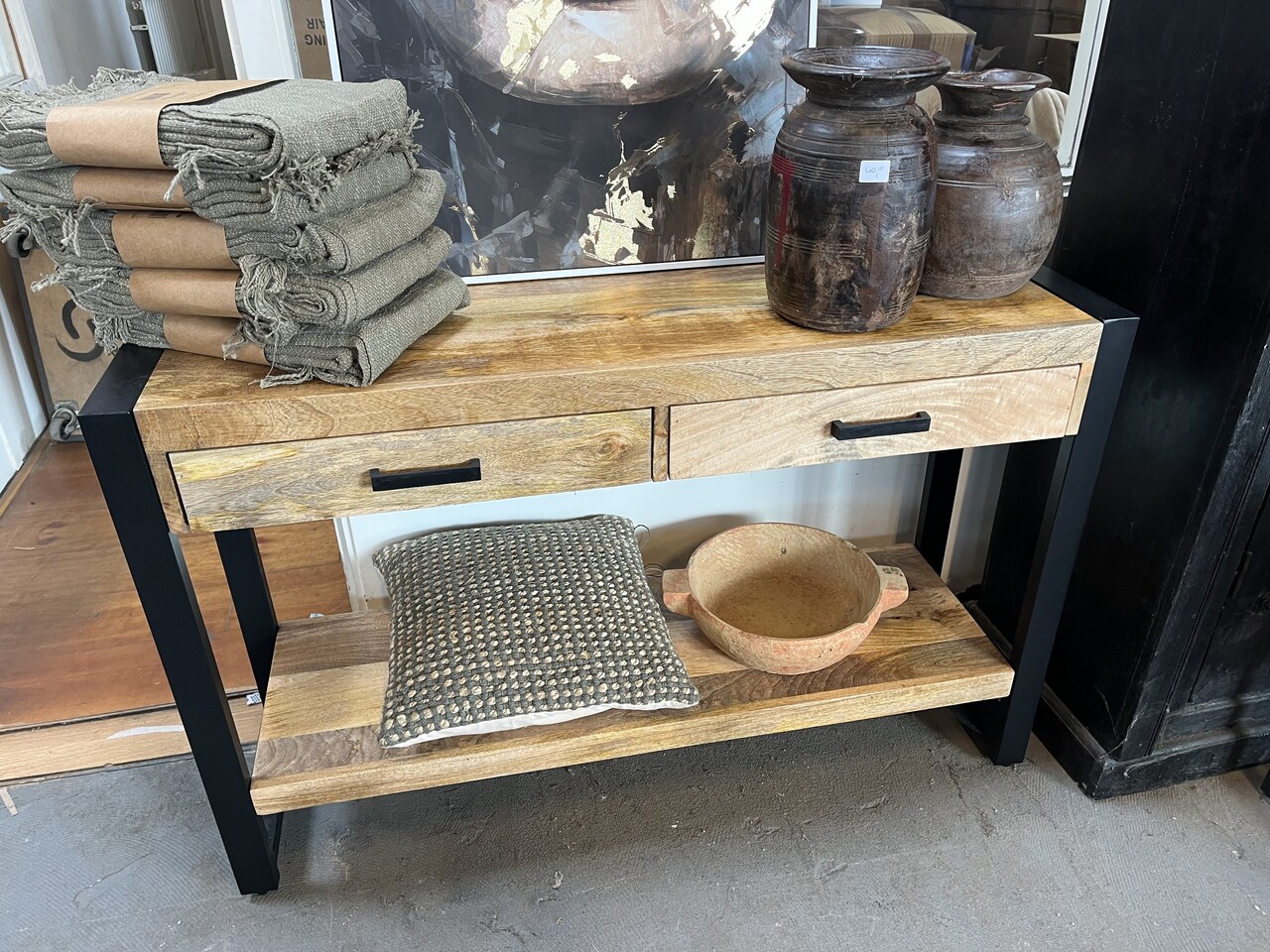 Wandtafel / sidetable Britt 120 cm mangohout metaal zwart Wandtafel / sidetable Britt 120 cm mangohout metaal zwart