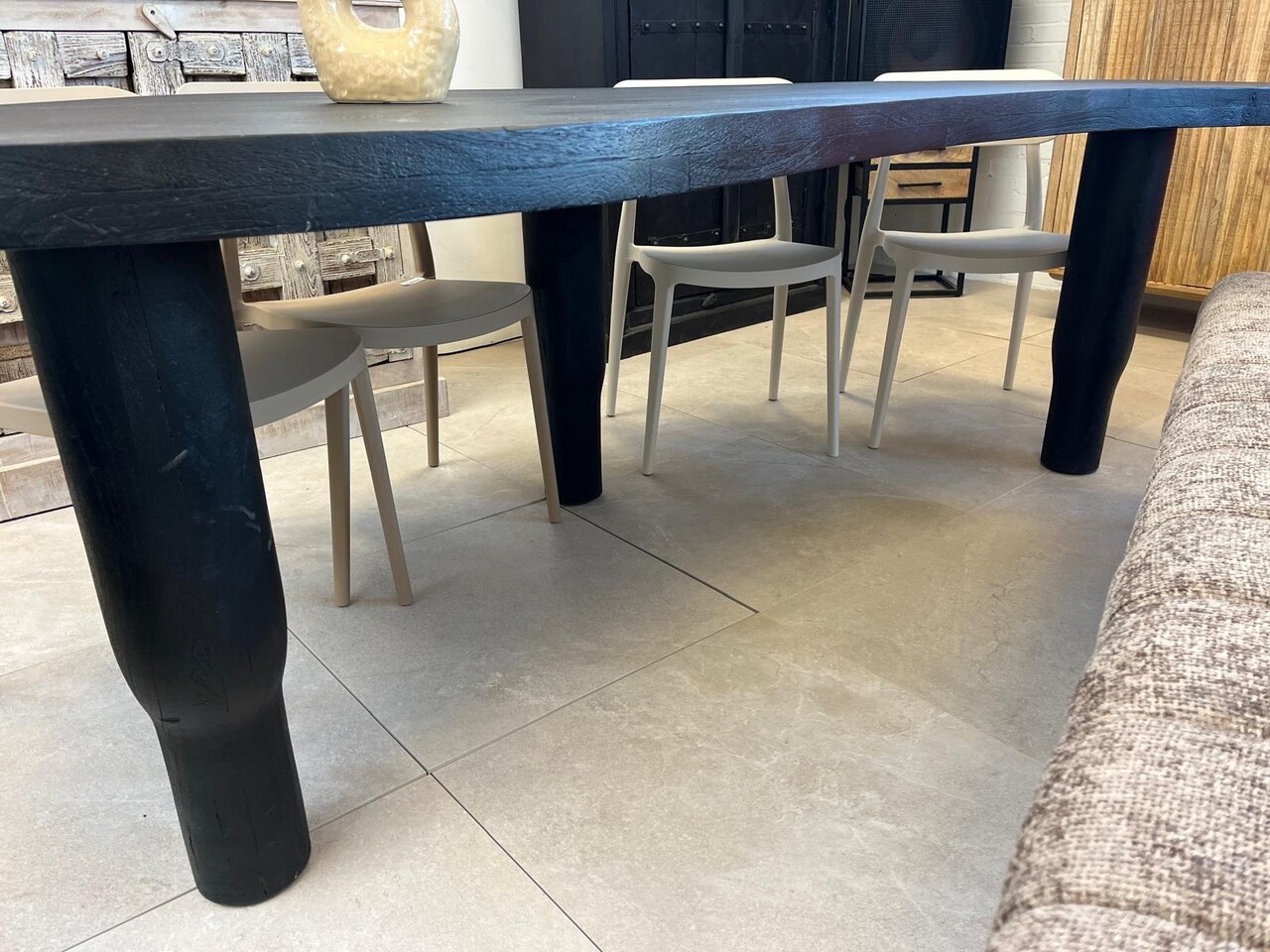 Eettafel zwart organisch 240cm