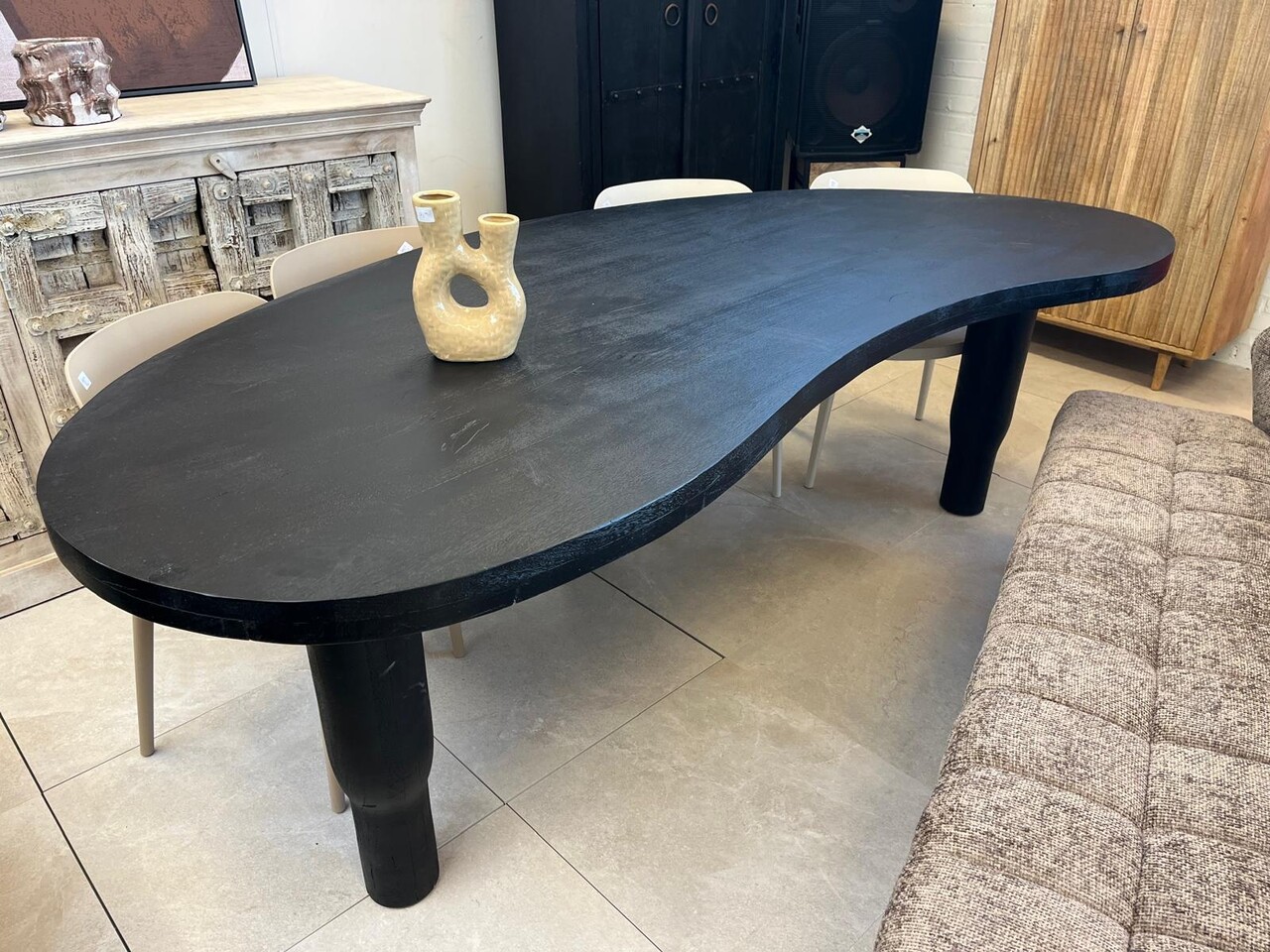 Eettafel zwart organisch 240cm