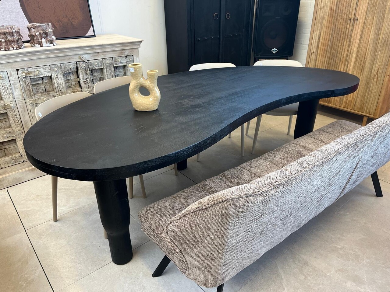 Eettafel zwart organisch 240cm