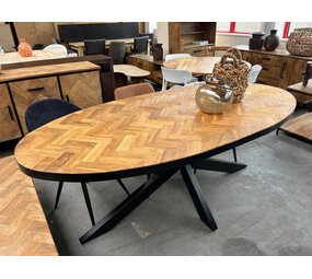 Livingfurn Eettafel Accent Ovaal | Visgraat Teakhout