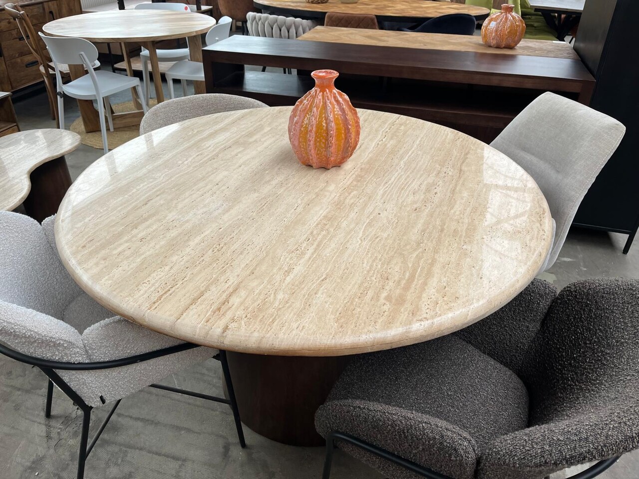 Livingfurn Ronde eettafel marmer beige conische poot bruin