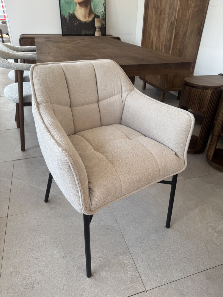 Set van 4 eetkamerstoelen beige | zwart metalen poot