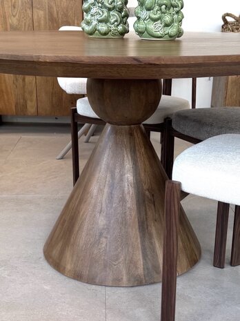 Eettafel Rond 130 cm | Bruin | Houten Poot - Leverbaar januari ‘27 Eettafel Rond 130 cm | Bruin | Houten Poot - Leverbaar januari ‘27