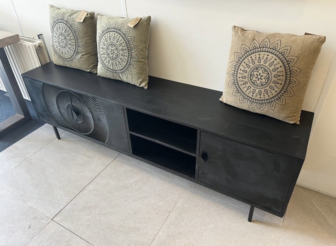 TV-Meubel | Carved Zwart | 190 cm TV-Meubel | Carved Zwart | 190 cm