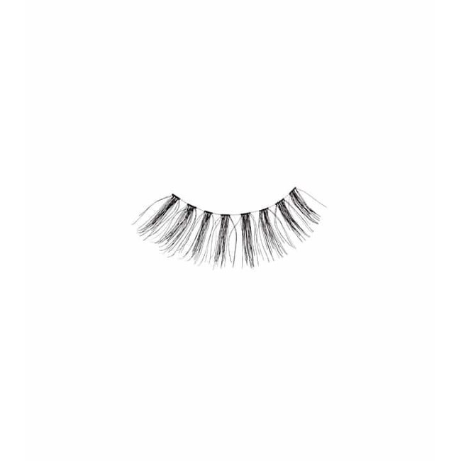 False eyelashes star look 2806