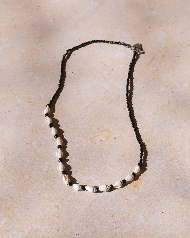 At Aloha Hilo Necklace Black