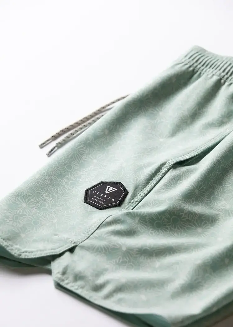 Vissla Lazy Daisy 17.5" Boardshort - Aloe