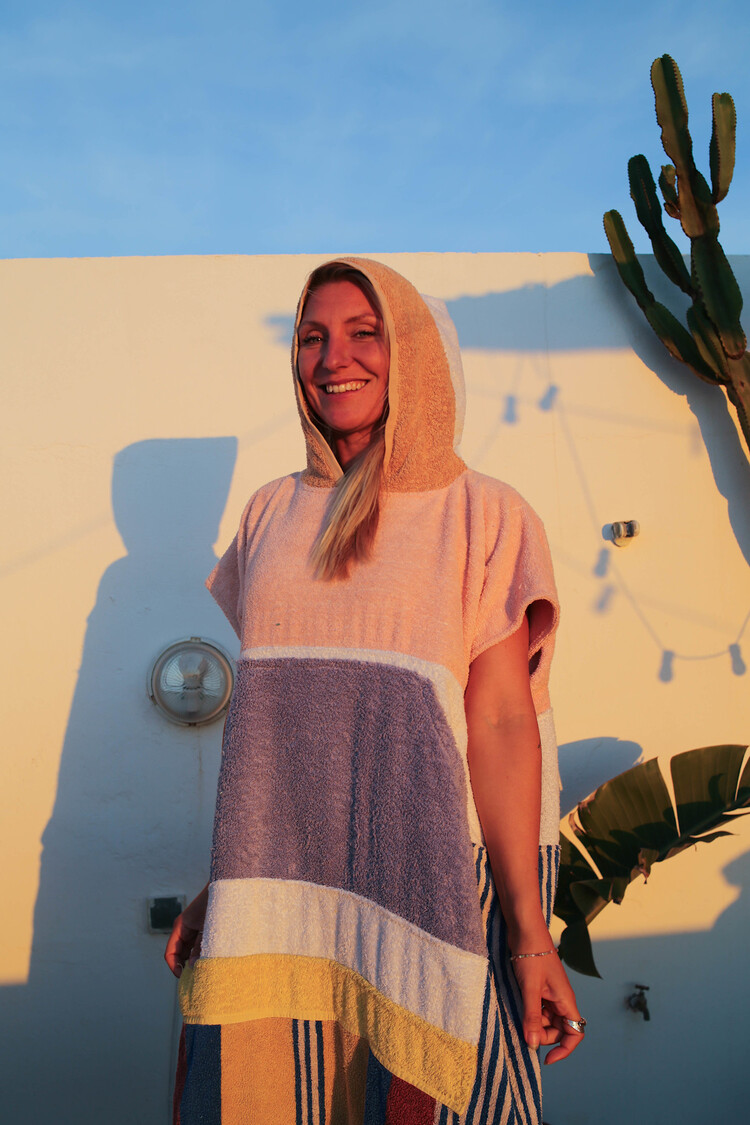 Pray For Waves Friendly Poncho Gouadeloupe