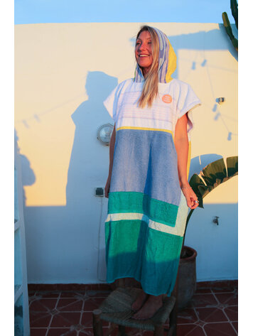 Pray For Waves Friendly Poncho Haïti