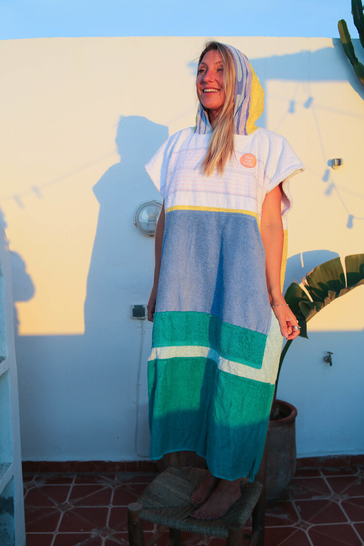 Pray For Waves Friendly Poncho Haïti