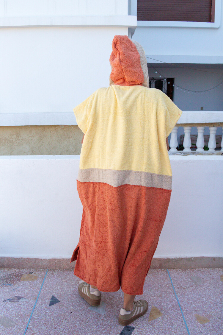 Pray For Waves Friendly Poncho Chiringuito