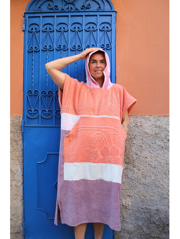 Pray For Waves Friendly Poncho Ariba