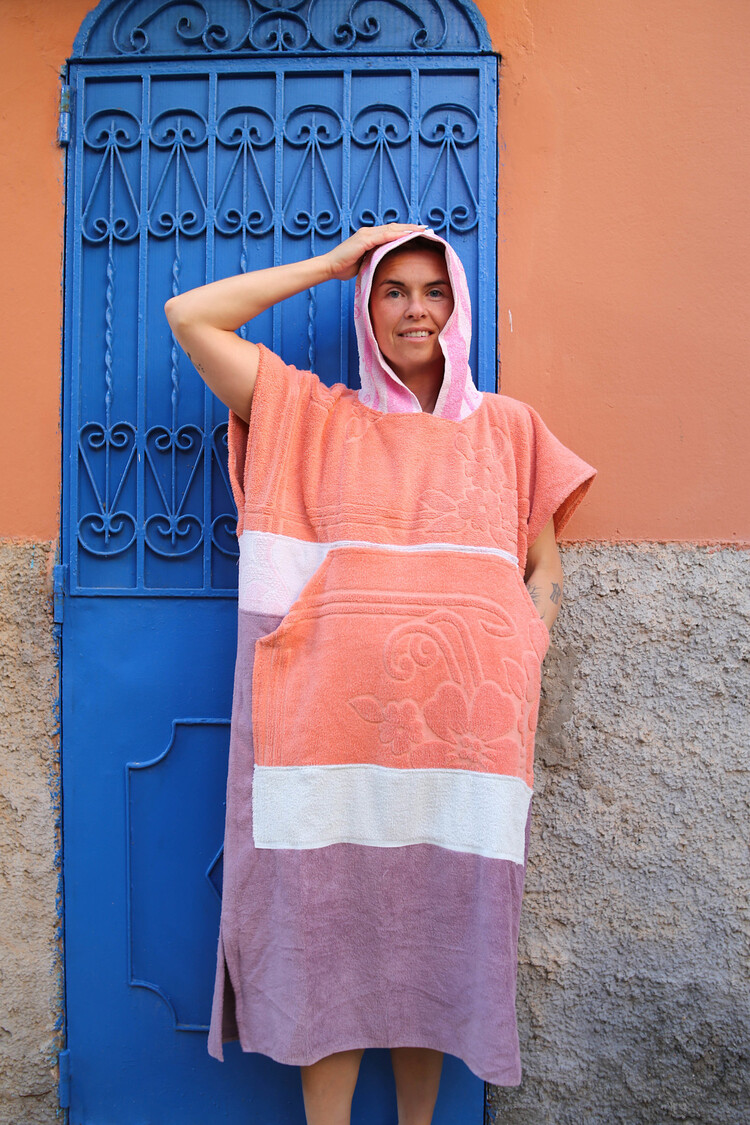 Pray For Waves Friendly Poncho Ariba