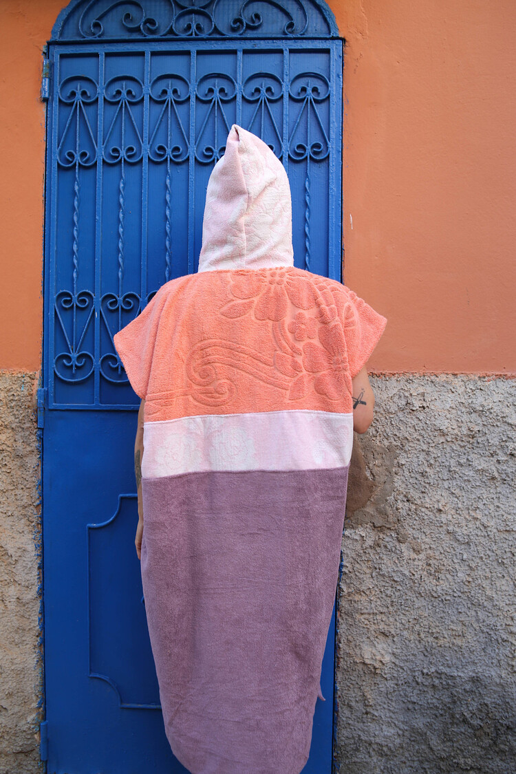 Pray For Waves Friendly Poncho Ariba