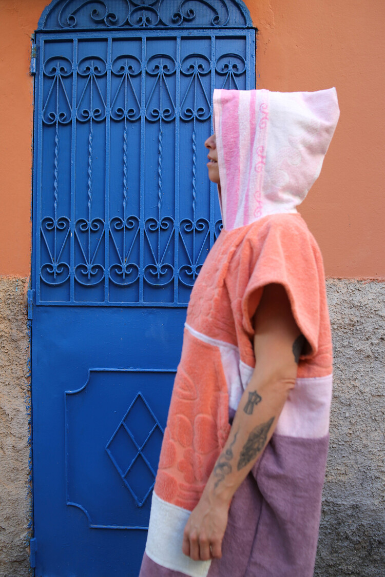 Pray For Waves Friendly Poncho Ariba