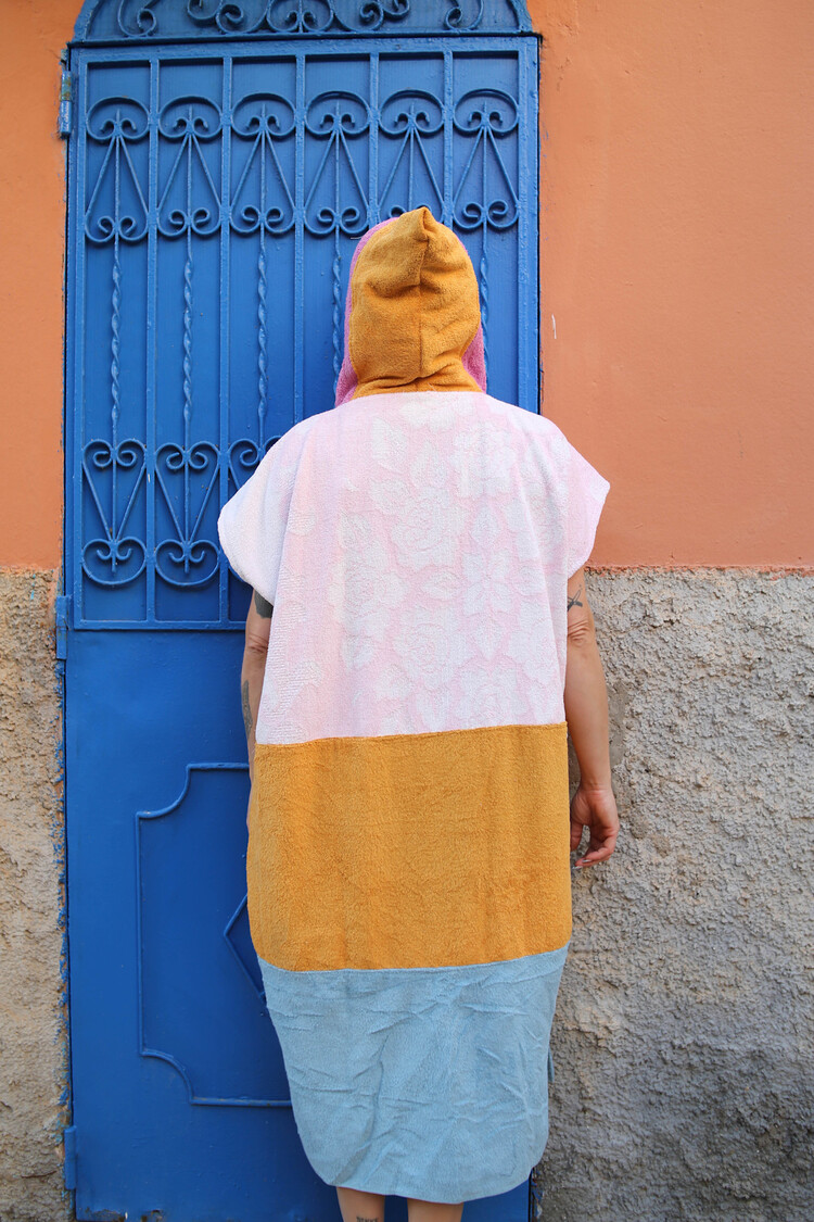 Pray For Waves Friendly Poncho Laguna