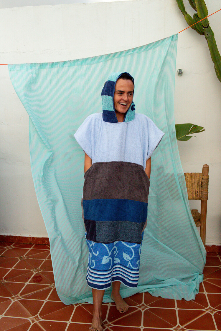 Pray For Waves Friendly Poncho Amouage