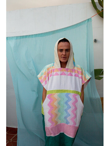 Pray For Waves Friendly Poncho Dos Pinatas