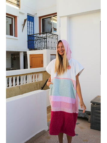 Pray For Waves Friendly Poncho Vino