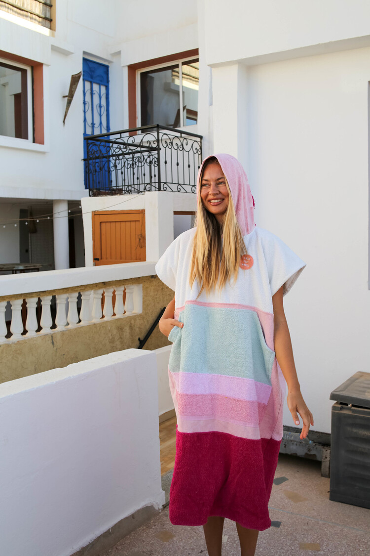 Pray For Waves Friendly Poncho Vino