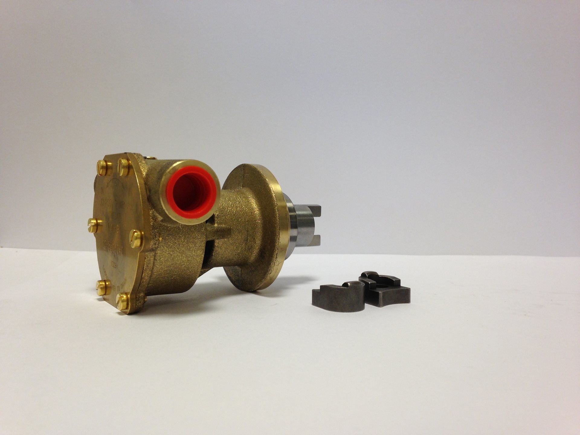 JP bronzen koelwater-impellerpomp F4B-9 (Mitsubishi K3D - K4D  Vetus STM8050  Vetus M14.14 & M3.10)