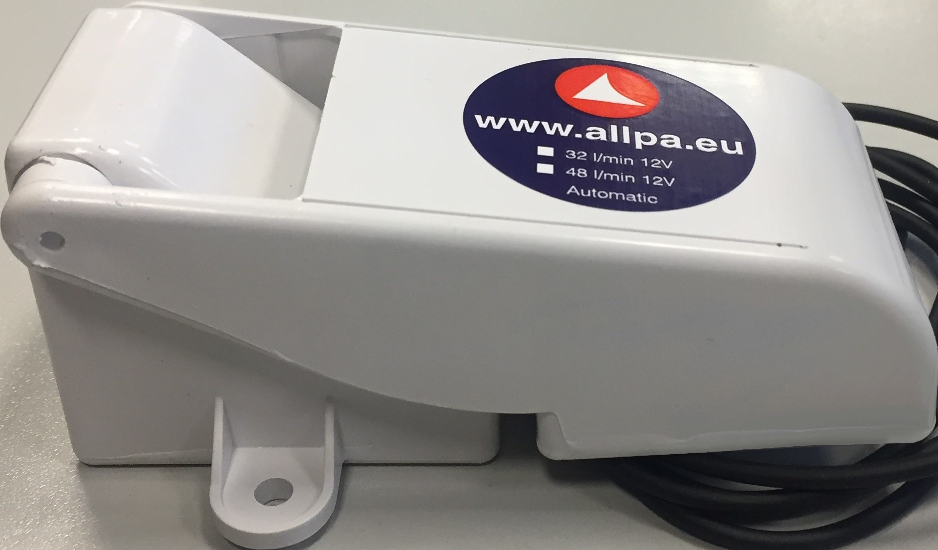 Automatische schakelaar voor 12V- en 24V bilge pompen