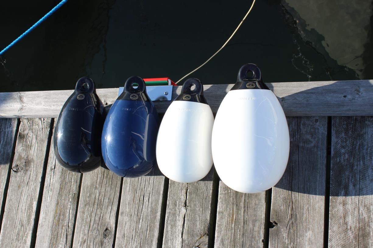 712 Danny fender Ø170 x 310 mm navy