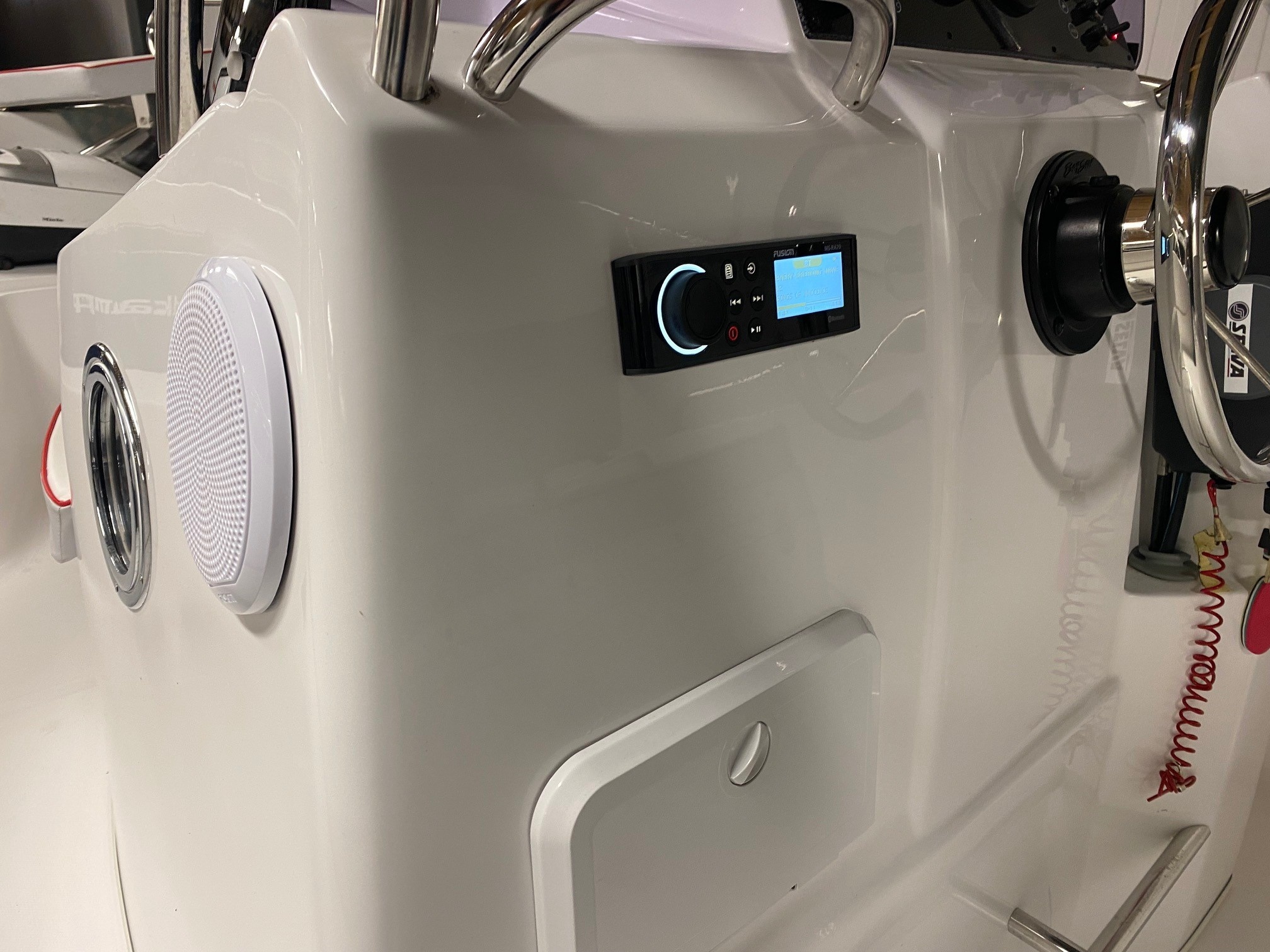 Fusion MS-RA70 FM/USB/Bluetooth