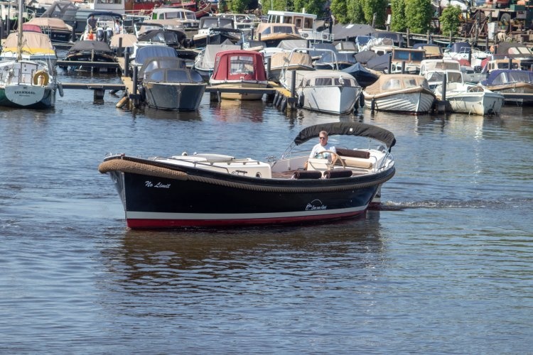 Jan van Gent 1035 Cabin