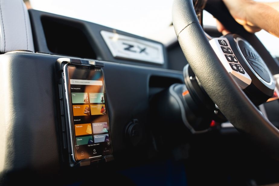 ROKK Active telefoonhouder met oplader draadloos (12/24V)