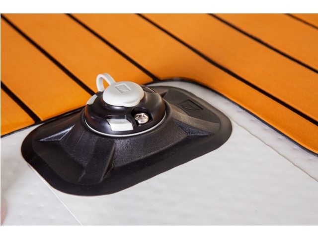 Monteerbare hulpstukken voor opblaasboot