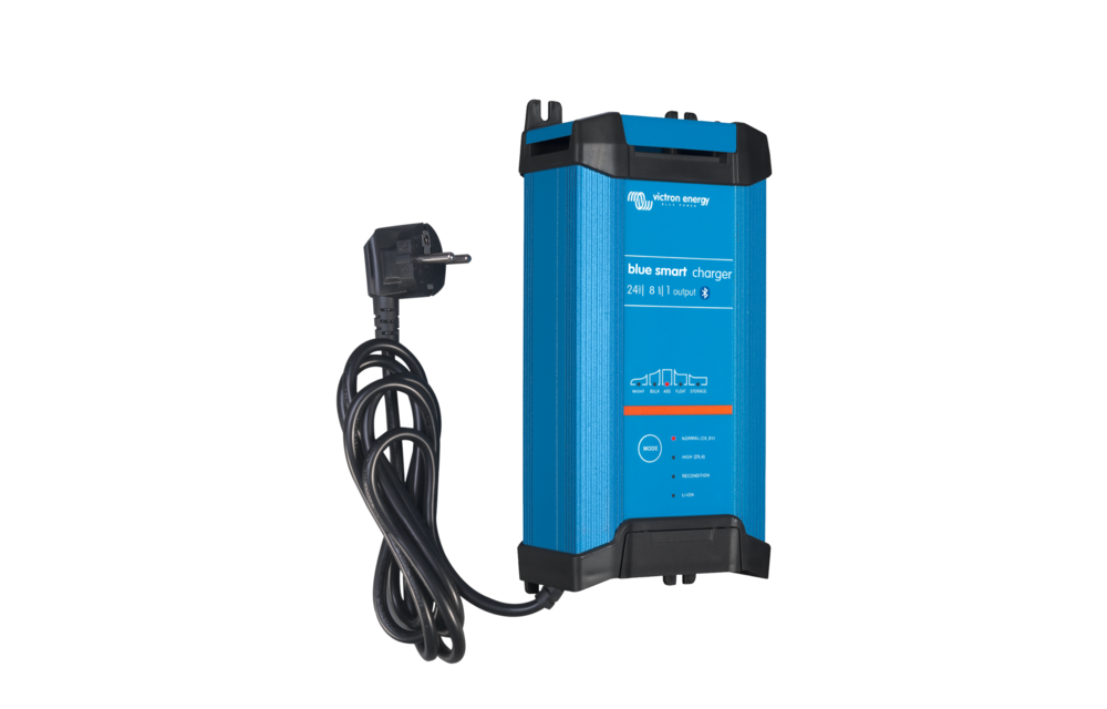 Blue Smart IP22 Charger 24/8 (1)