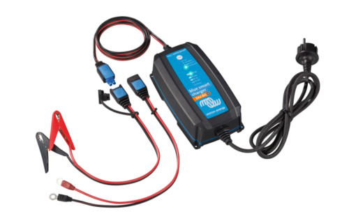 Blue Smart IP65 Charger 24/8 + DC connector