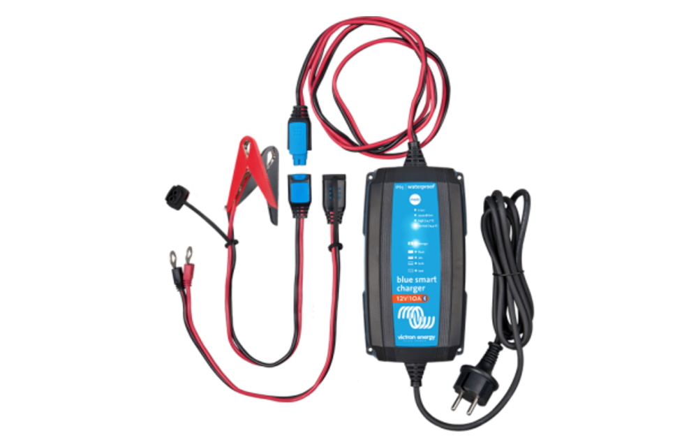 Blue Smart IP65 Charger 12/10 + DC connector