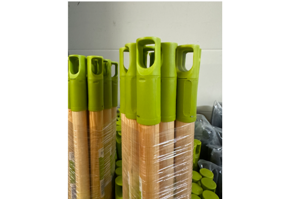 Bezemsteel gelakt hout 130 cm