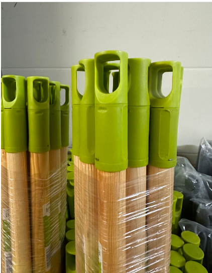 Bezemsteel gelakt hout 130 cm