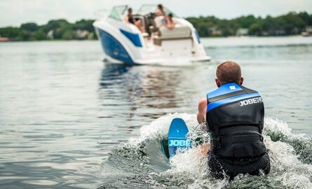 Waterski kopen: tips voor beginners en gevorderden