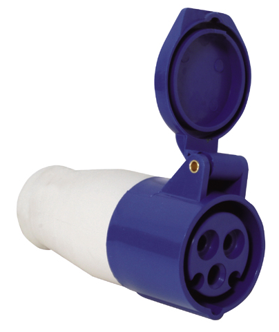 Walstroom aansluiting CEE aansluiting. vrouw