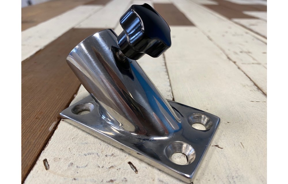Vlaggenstokhouder RVS recht model 45° 81x42x45mm voor 25mm vlaggenstok