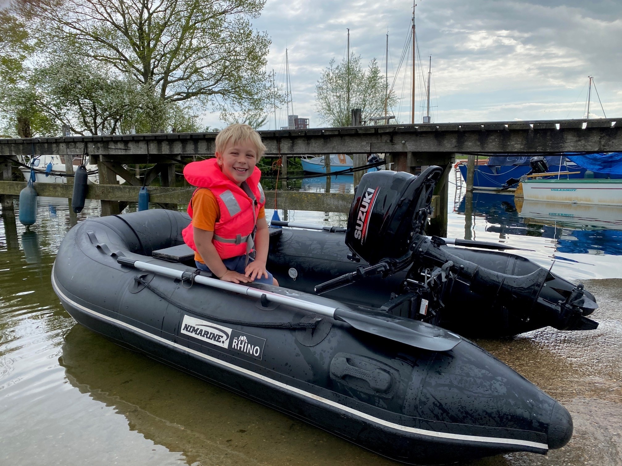 Nimarine Black Rhino 390