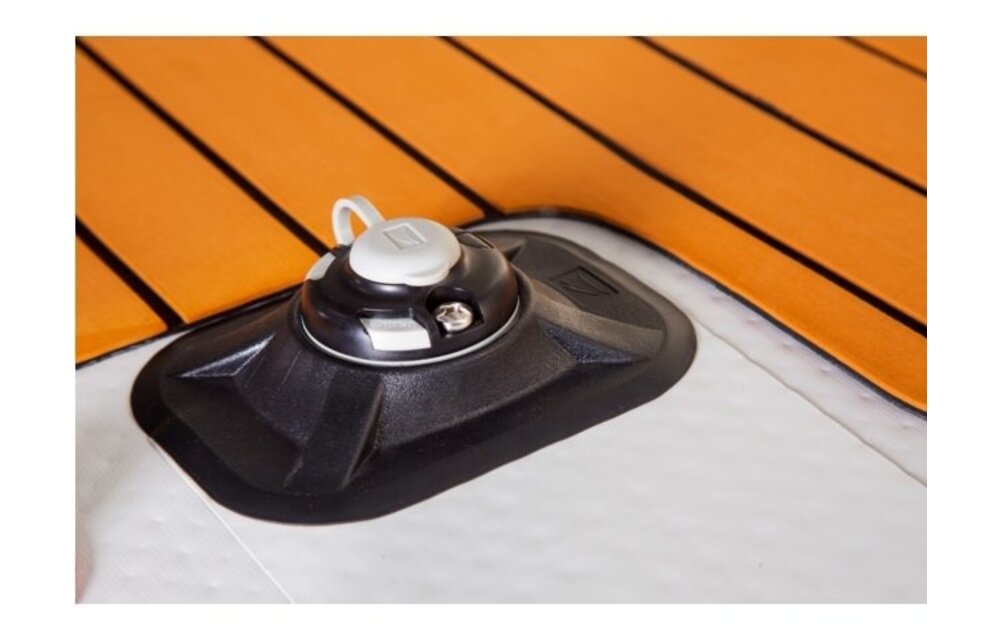 Monteerbare hulpstukken voor opblaasboot