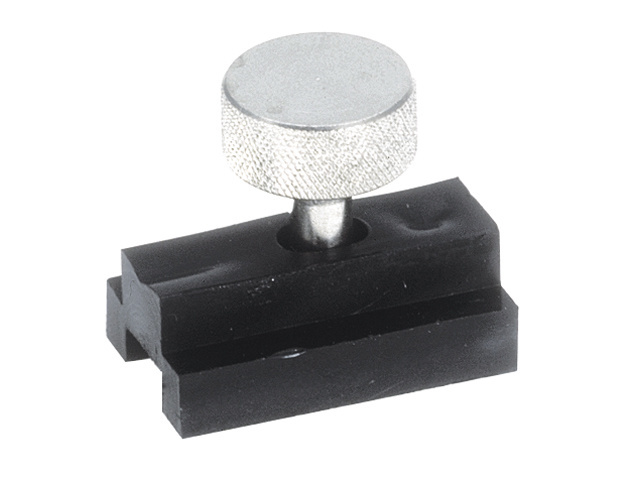 Buiskapbeslag stopper voor rail